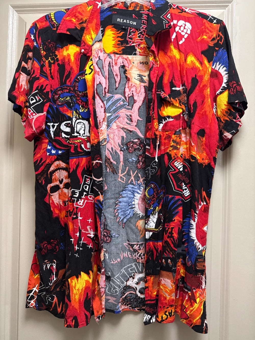 Reason graphic button down shirt size L - NWOT